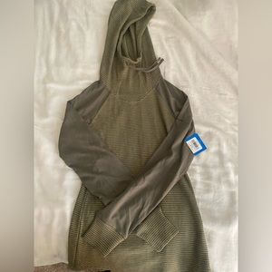 Green Women’s Cascade Gorge hoodie from Columbia